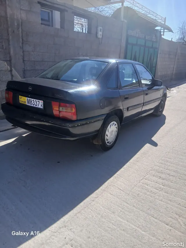 Opel Vectra A 1995 · 1.6 MT