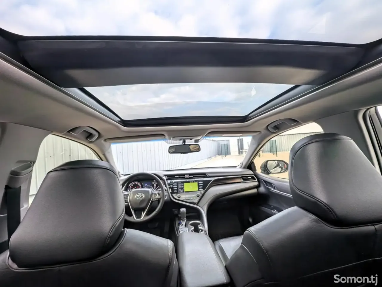 Toyota Camry 2019 · 3.5 AT