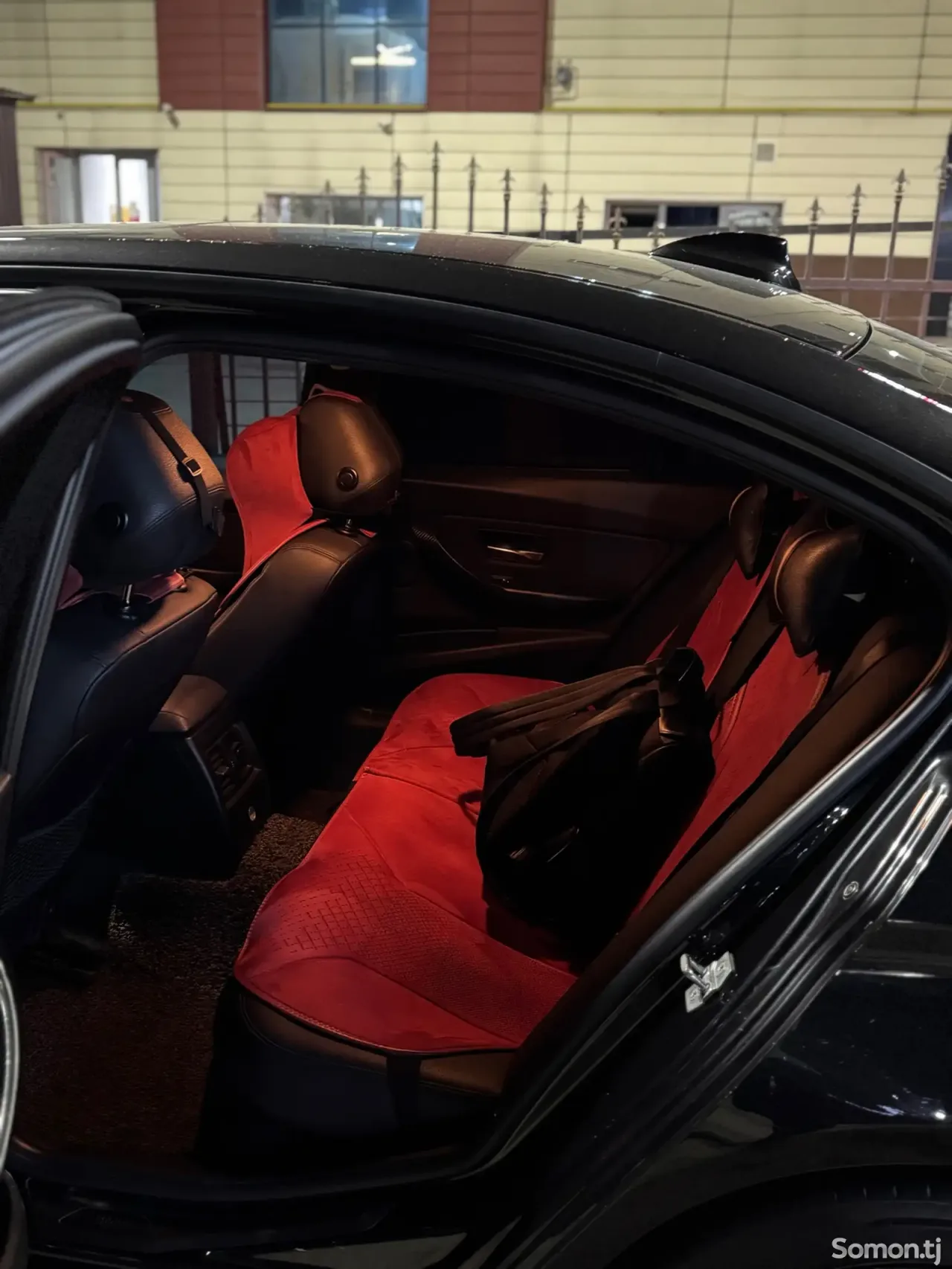 BMW 3 series 2016 · 2.0 AT