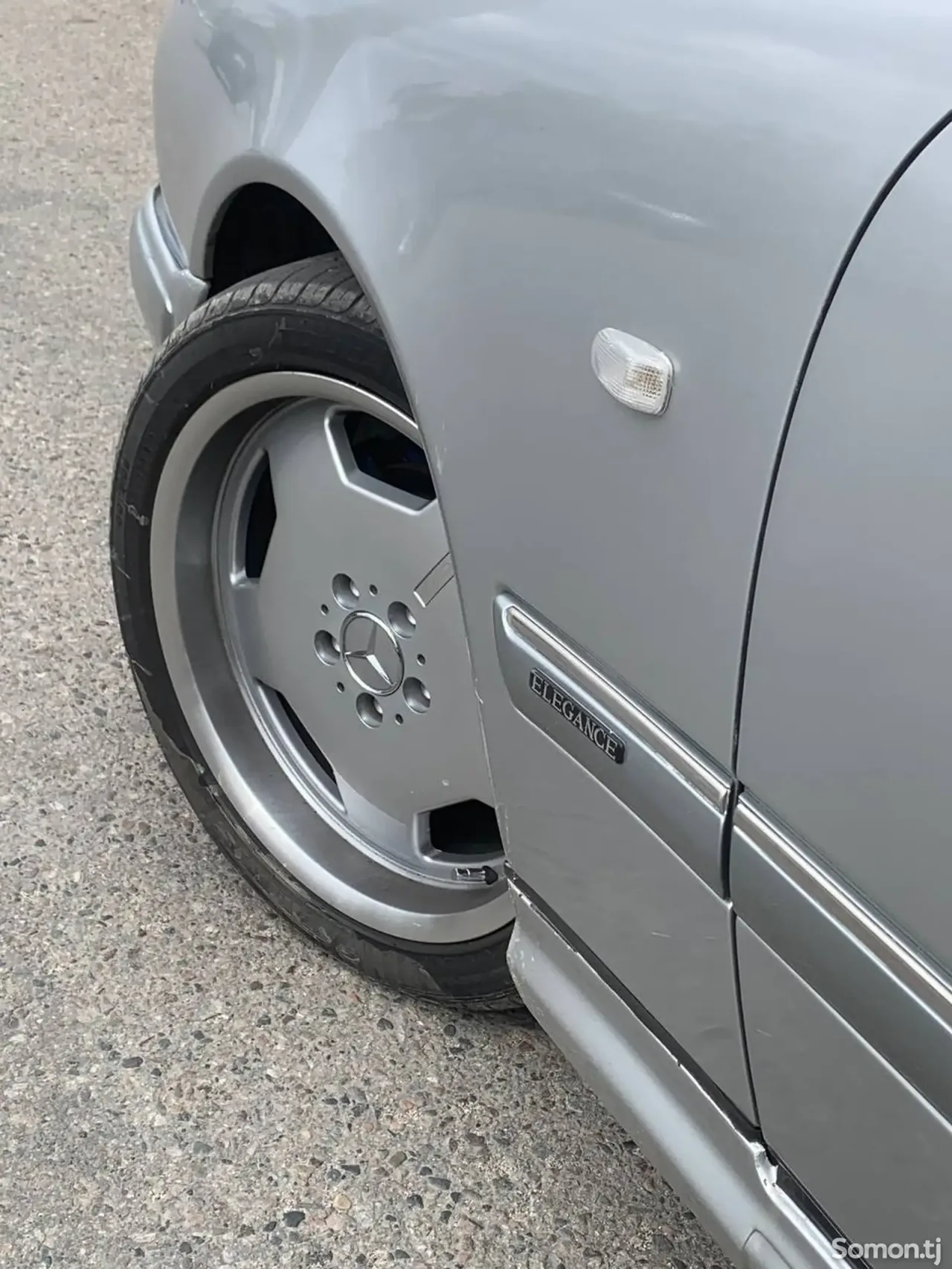 Mercedes-Benz E class 1999 · 2.1 MT