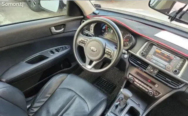 Kia K5 2016 · 2.0 AT