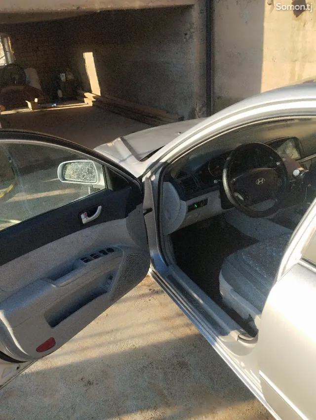 Hyundai Sonata 2008 · 2.0 AT