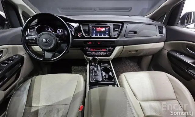Kia Carnival 2014 · 2.2 AT