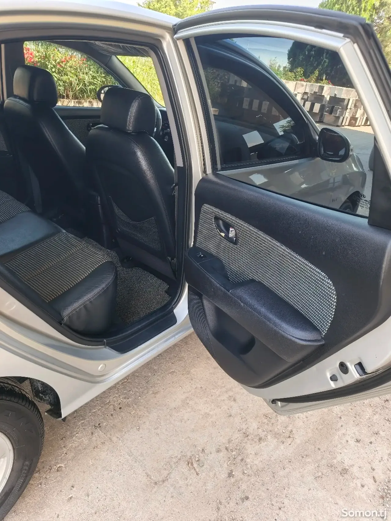 Hyundai Avante 2010 · 1.6 AT