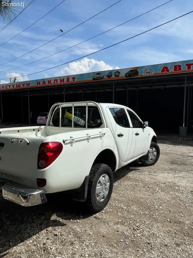 Mitsubishi L200 2008 · 2.5 MT
