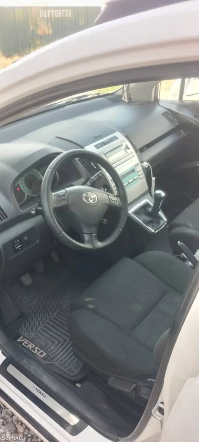 Toyota Corolla Verso 2008 · 1.8 MT