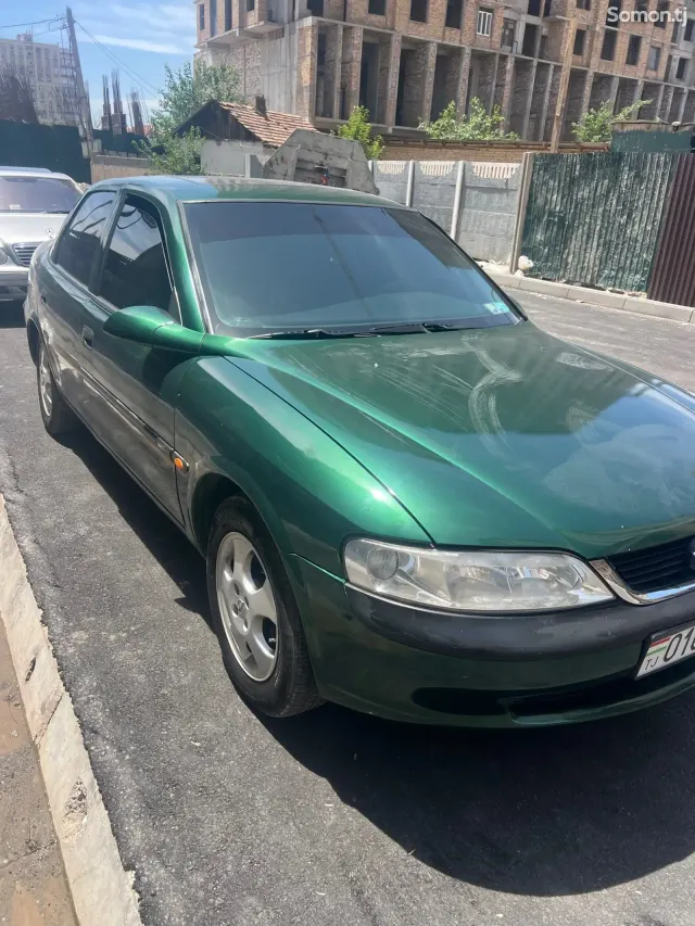 Opel Vectra B 1995 · 1.6 MT