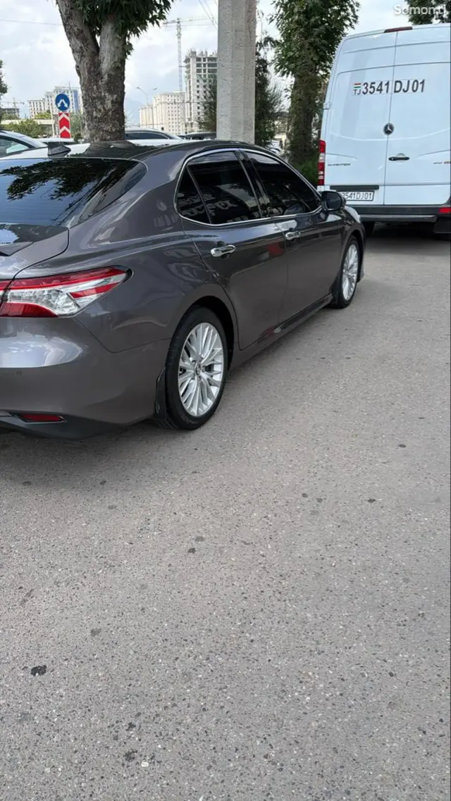 Toyota Camry 2018 · 2.5 AT