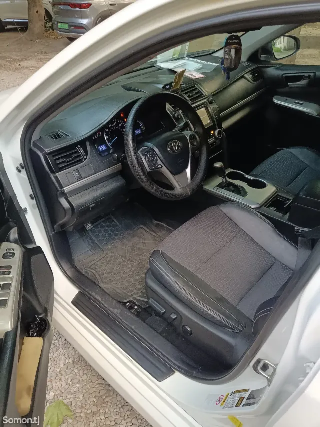 Toyota Camry 2013 · 2.5 AT