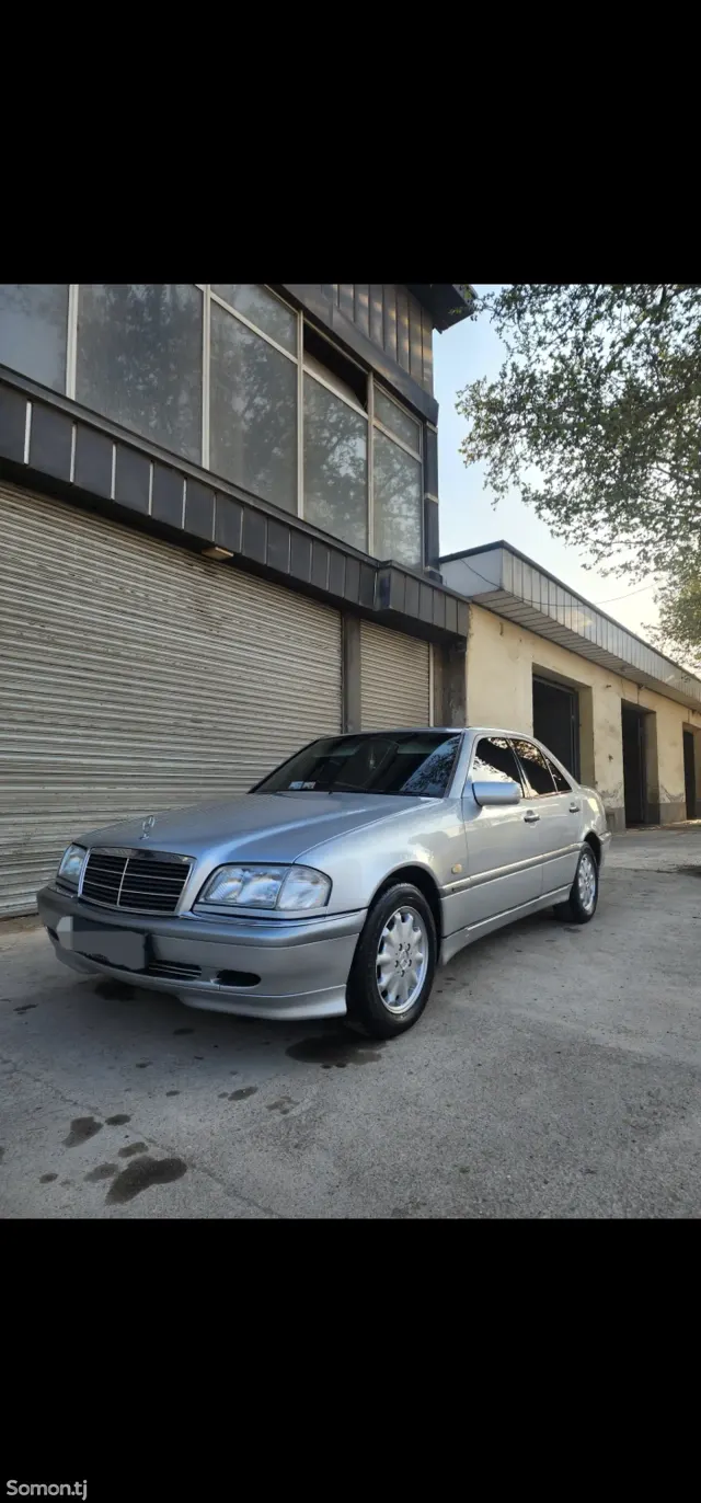 Mercedes-Benz C class 1999 · 2.4 AT