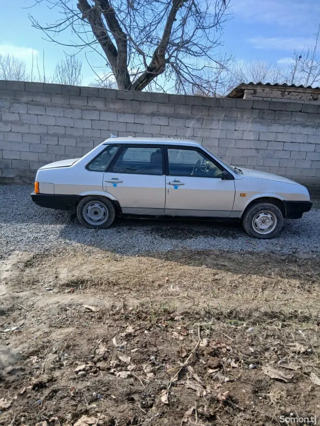 Lada (ВАЗ) 21099 2004 · 1.6 MT