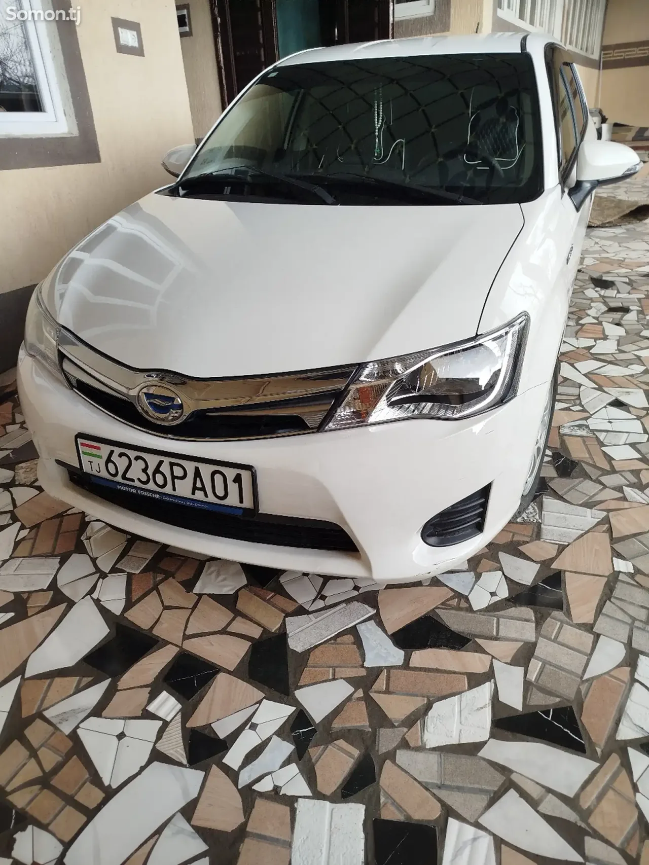 Toyota Corolla 2015 · 1.5 AT