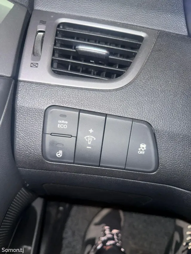 Hyundai Avante 2014 · 1.6 AT
