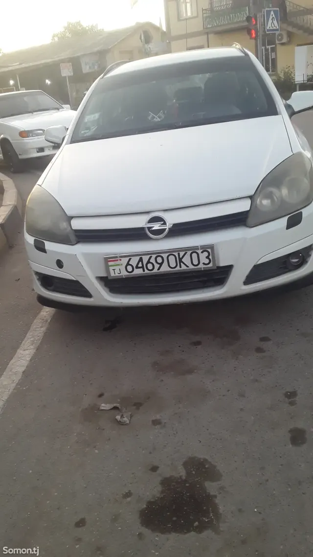 Opel Astra H 2005 · 1.8 MT