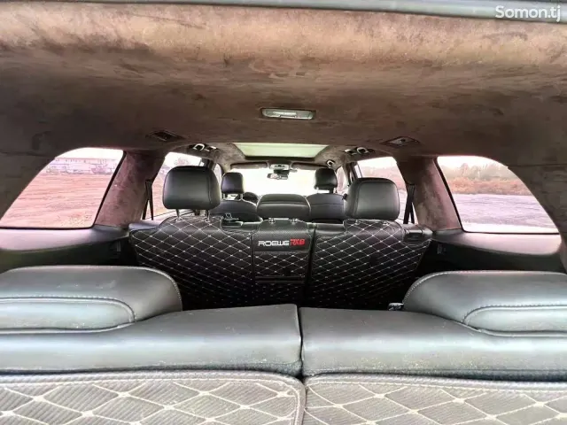 Roewe RX8 2018 · AT