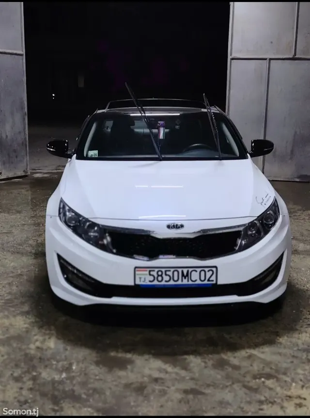 Kia K5 2011 · 2.0 AT