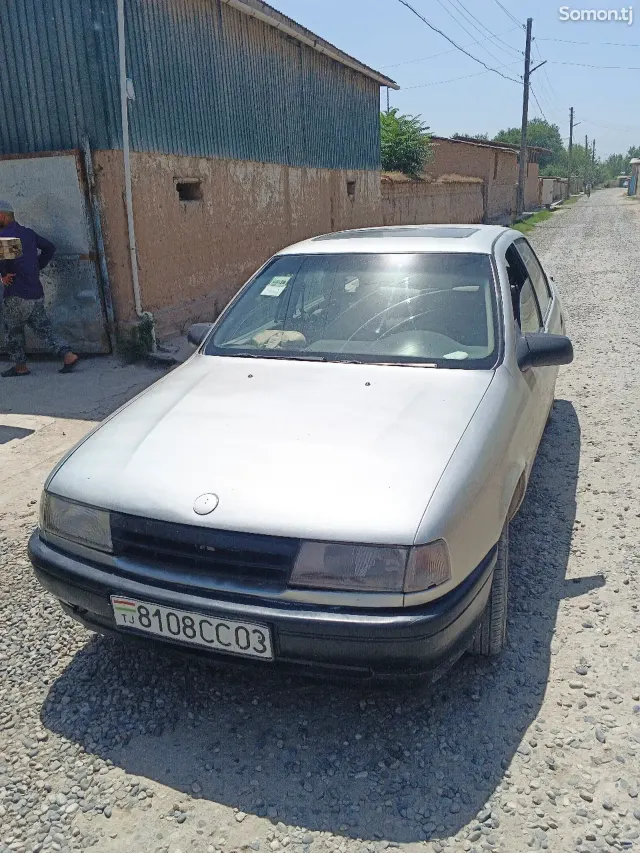 Opel Vectra A 1992 · 1.6 MT