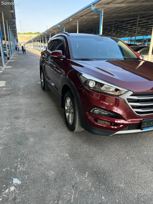 Hyundai Tucson 2016 · 1.6 AT
