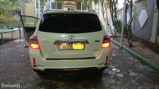 Toyota Highlander 2010 · 3.3 AT