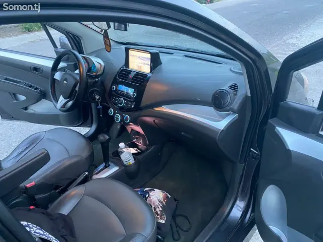 Chevrolet Spark 2014 · 1.6 AT