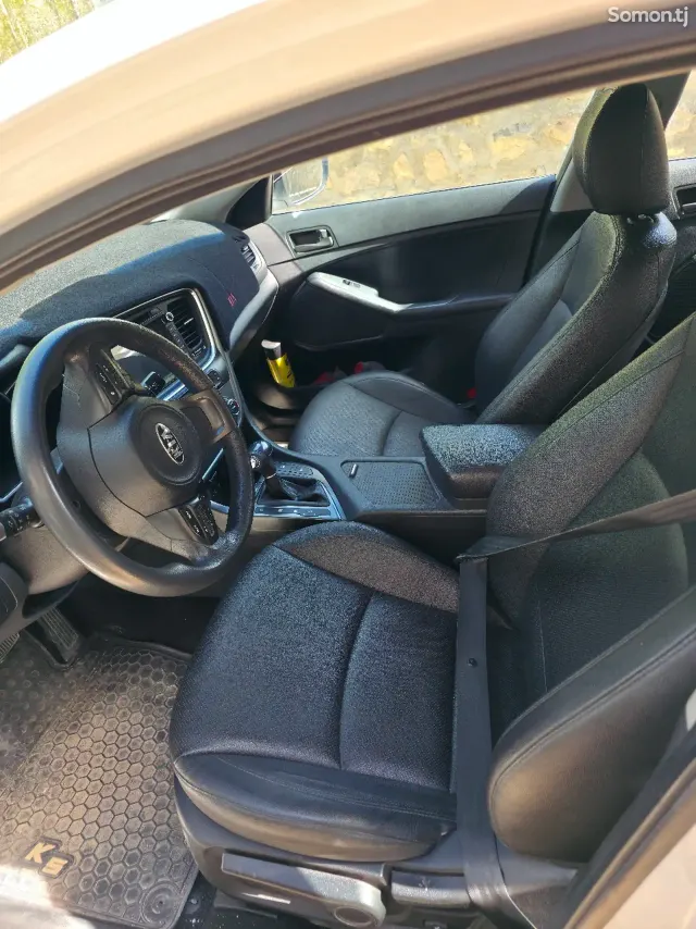 Kia K5 2014 · 2.0 AT