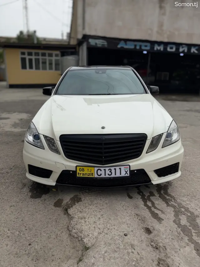 Mercedes-Benz E class 2010 · 3.5 AT