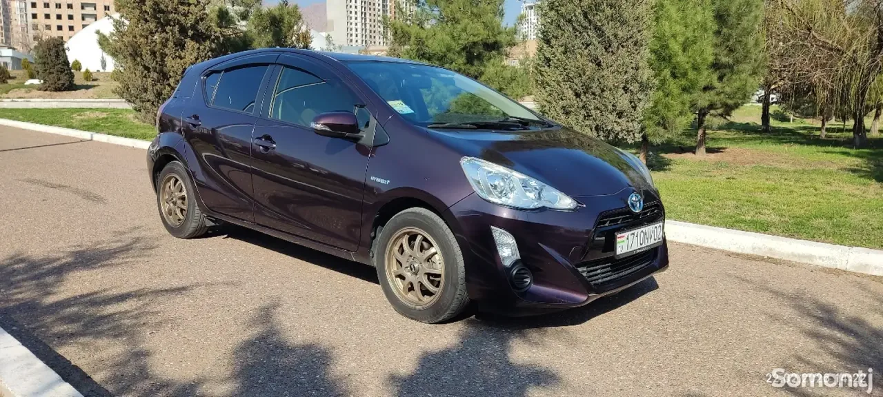 Toyota Aqua 2014 · 1.5 AT