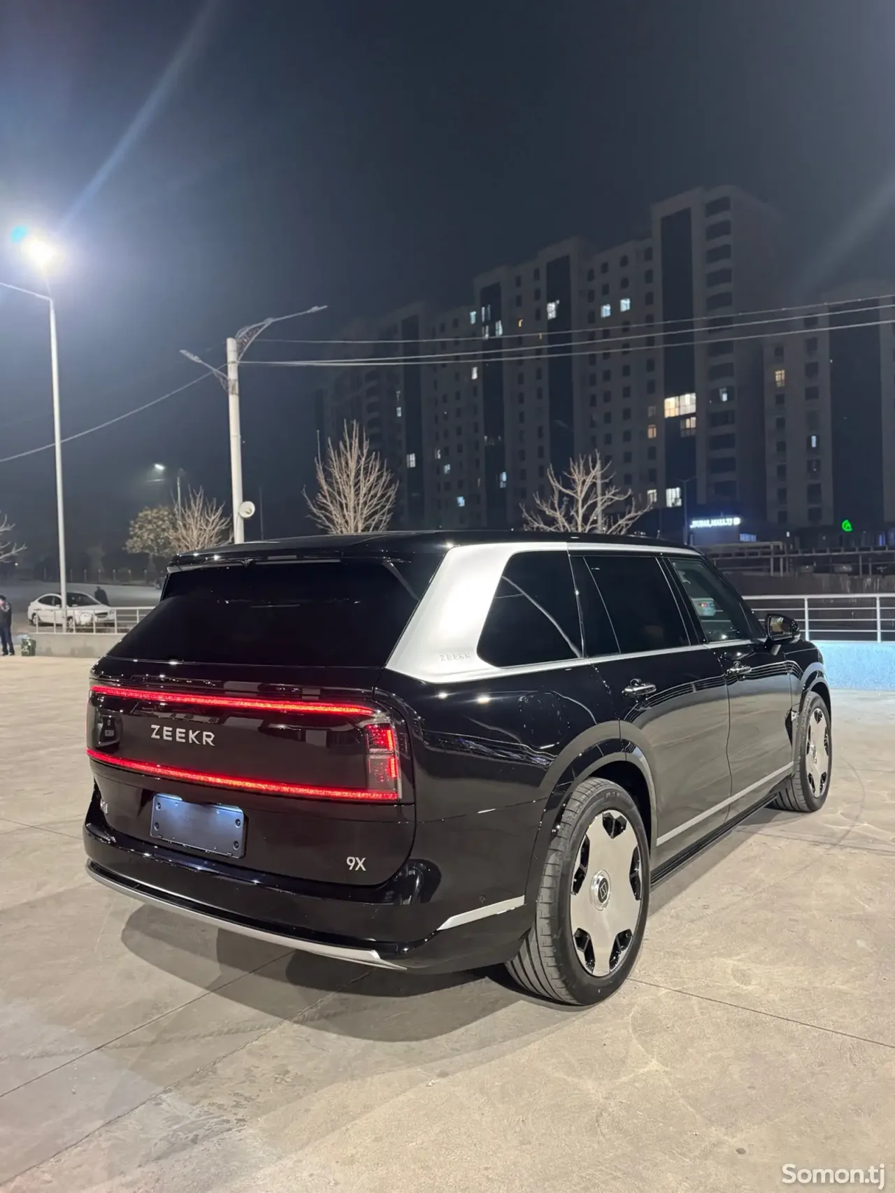 Zeekr X 2025 · AT