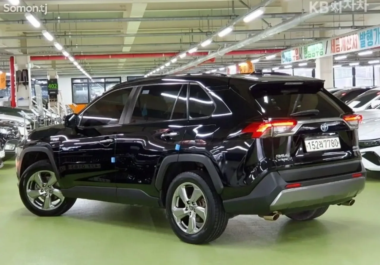 Toyota RAV 4 2020 · 2.5 AT