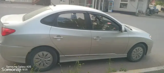 Hyundai Avante 2010 · 1.6 AT