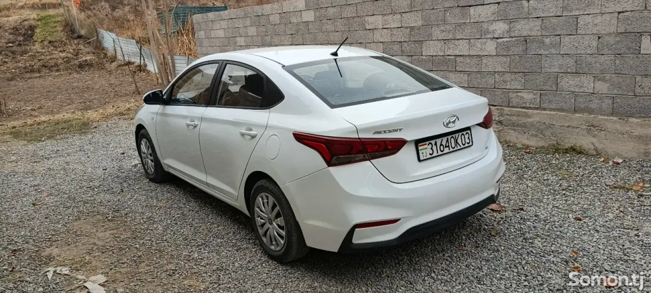 Hyundai Accent 2018 · 1.6 AT