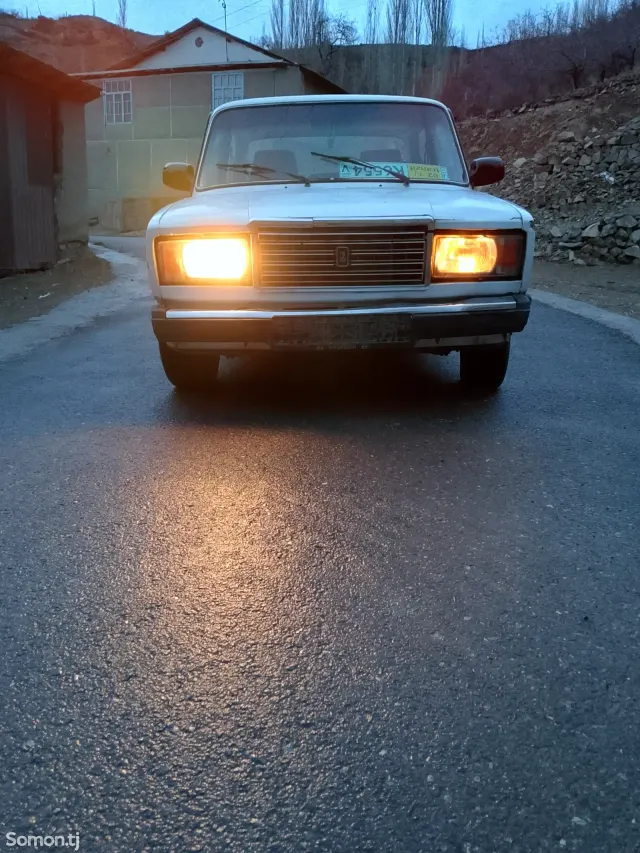 Lada (ВАЗ) 2107 2004 · 1.6 MT