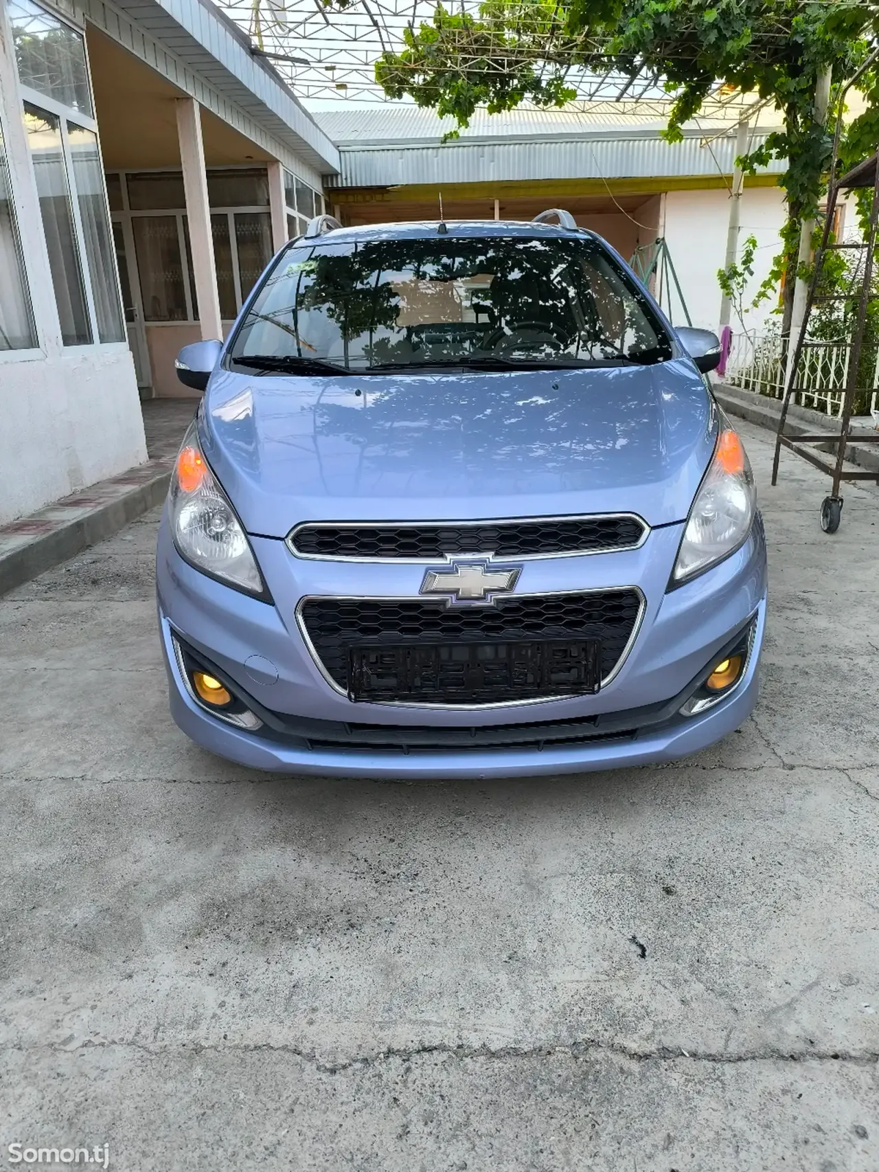 Chevrolet Spark 2015 · 1.0 AT