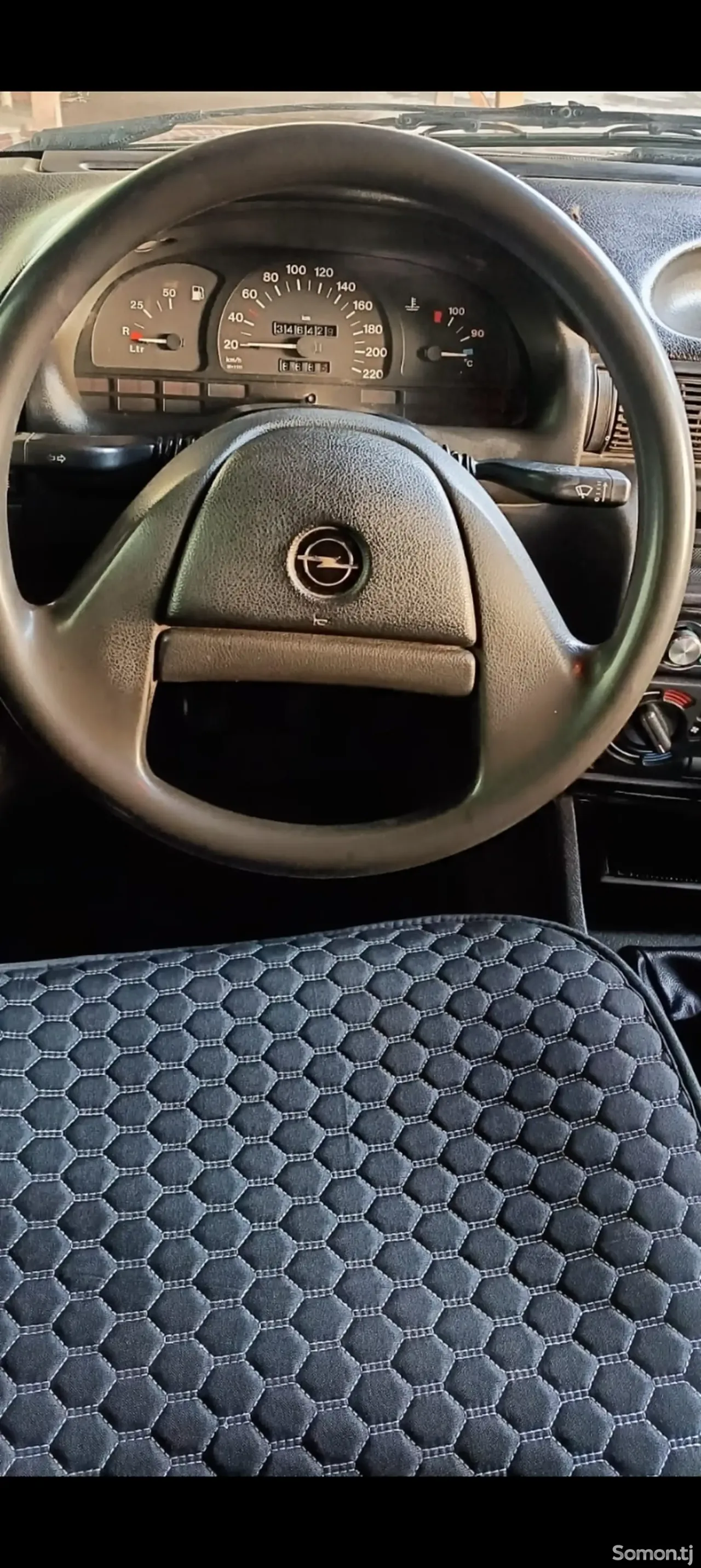 Opel Astra F 1994 · 1.6 MT