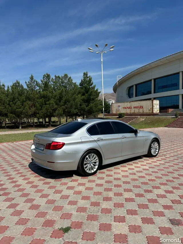 BMW 5 series 2011 · 2.0 AT