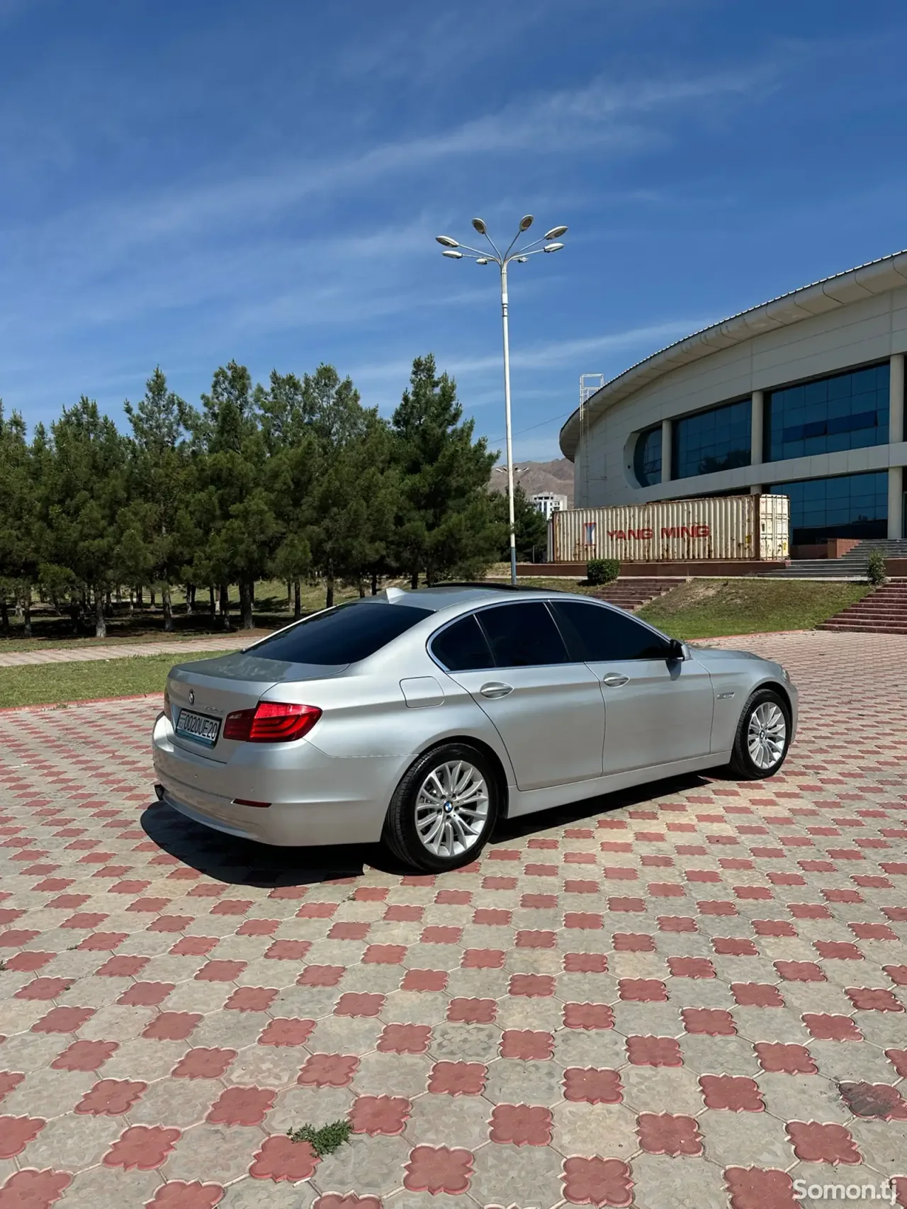 BMW 5 series 2011 · 2.0 AT