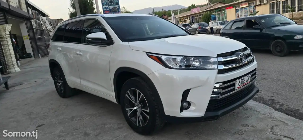 Toyota Highlander 2016 · 3.5 AT