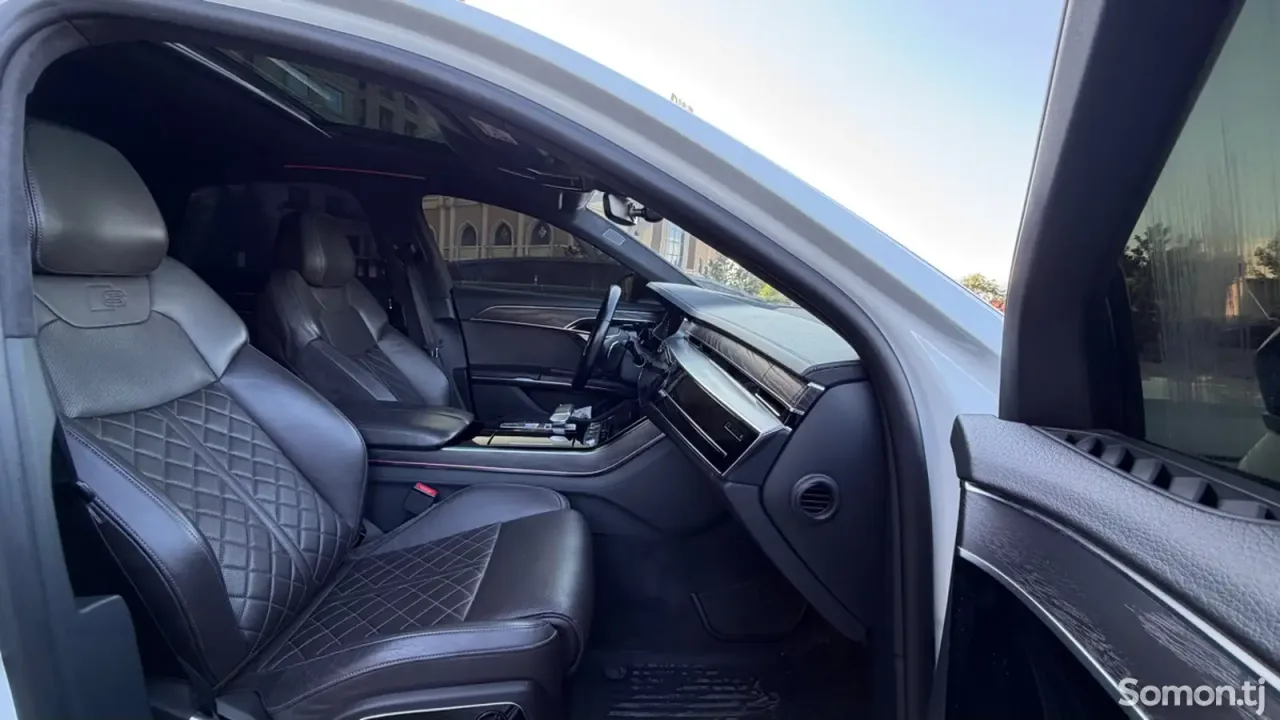 Audi A8 2021 · 4.0 AT