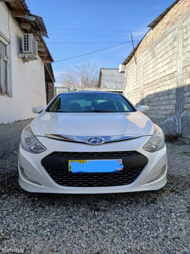 Hyundai Sonata 2014 · 2.4 AT