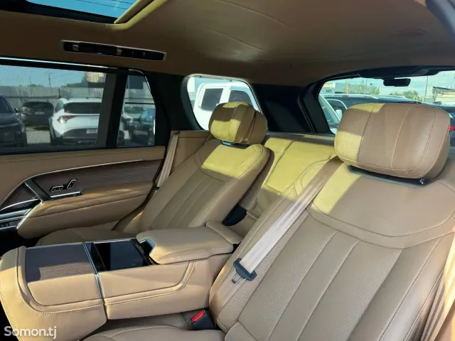 Land Rover Range Rover 2026 · 4.4 AT