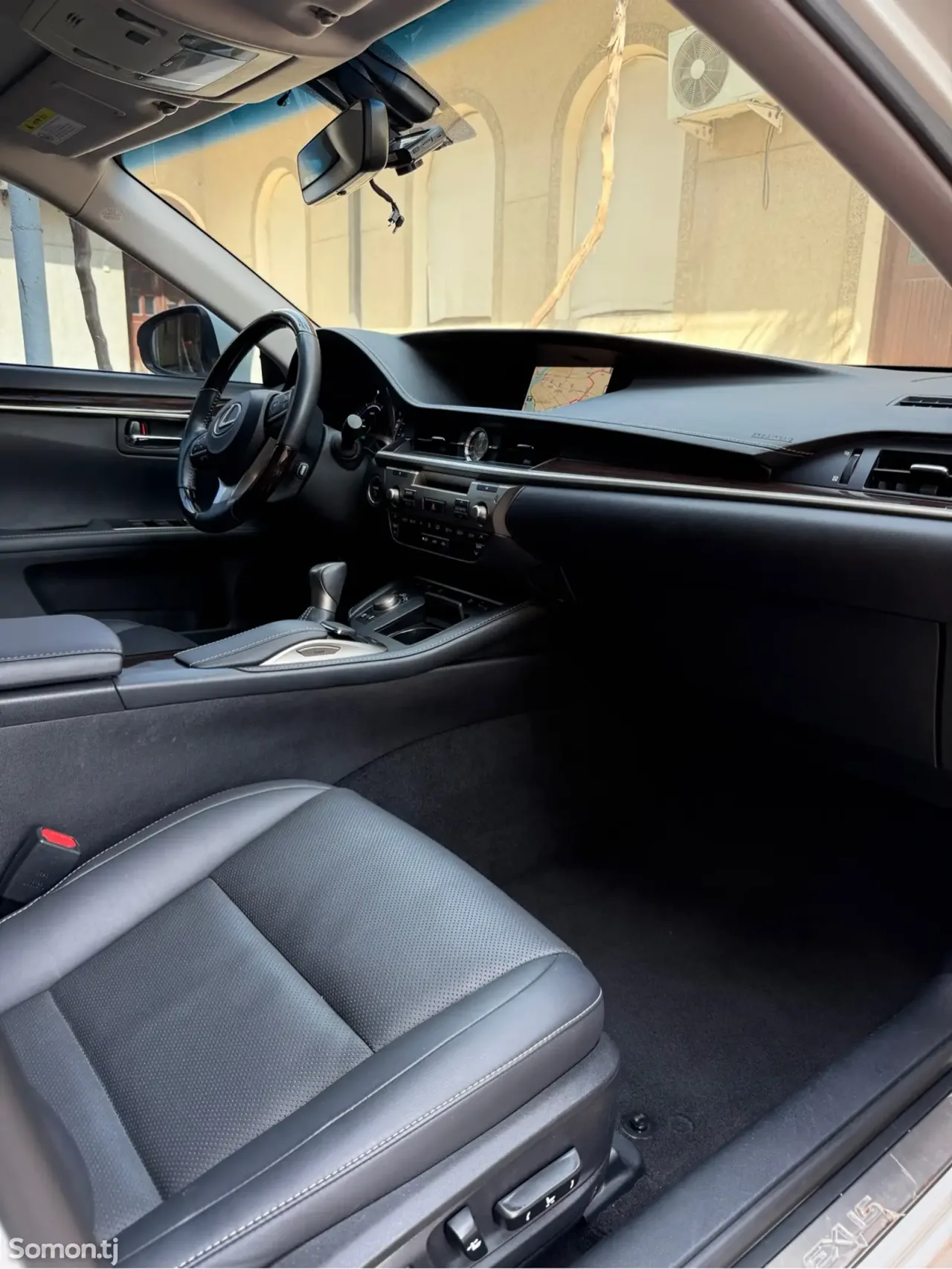Lexus ES series 2016 · 3.0 AT