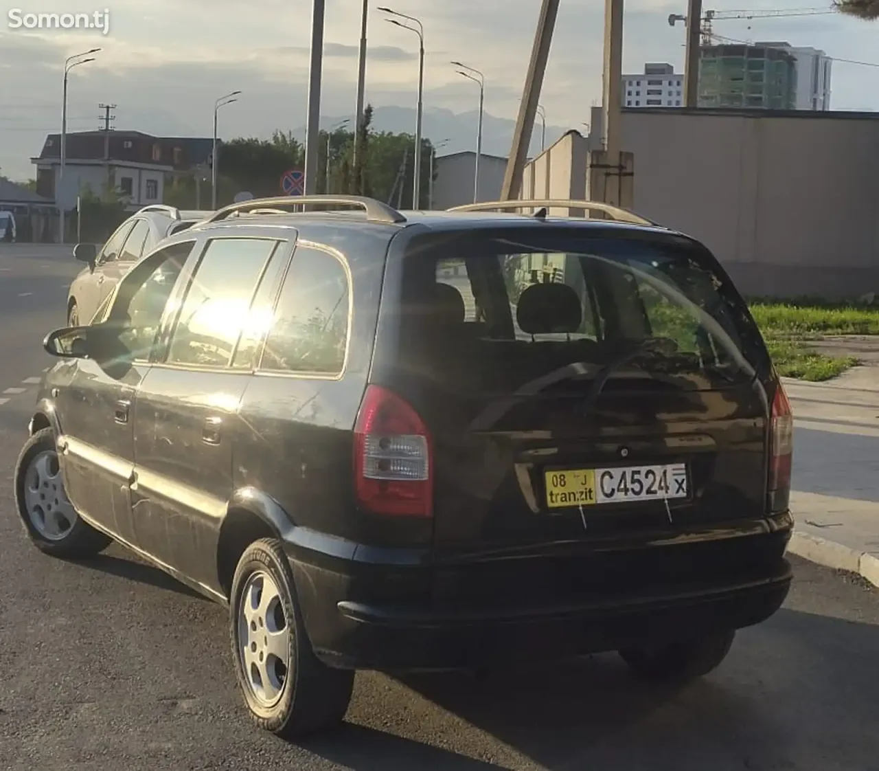 Opel Zafira 2003 · 1.6 MT