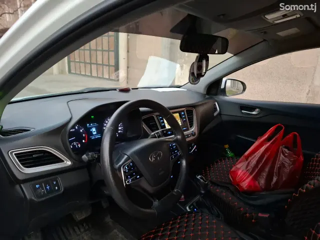 Hyundai Solaris 2019 · 1.6 AT