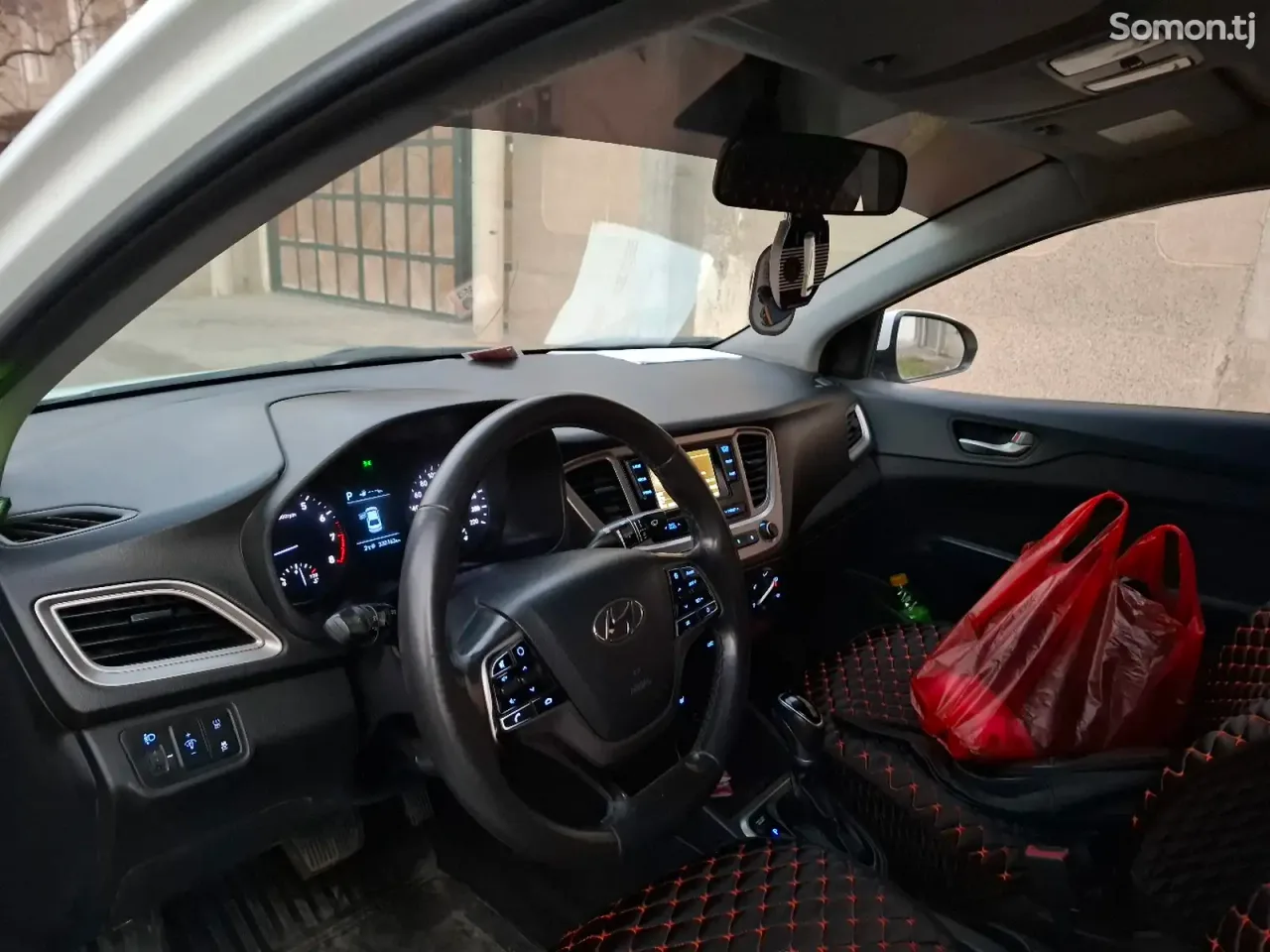 Hyundai Solaris 2019 · 1.6 AT