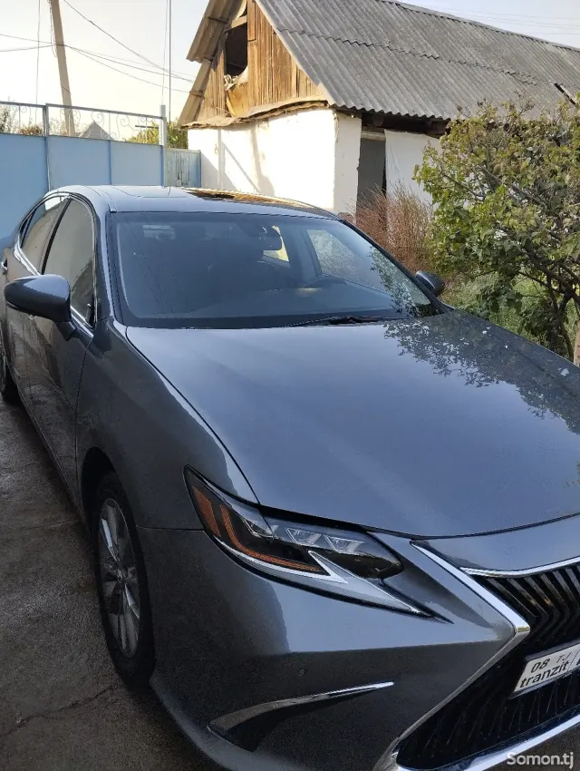 Lexus ES series 2015 · 3.0 AT