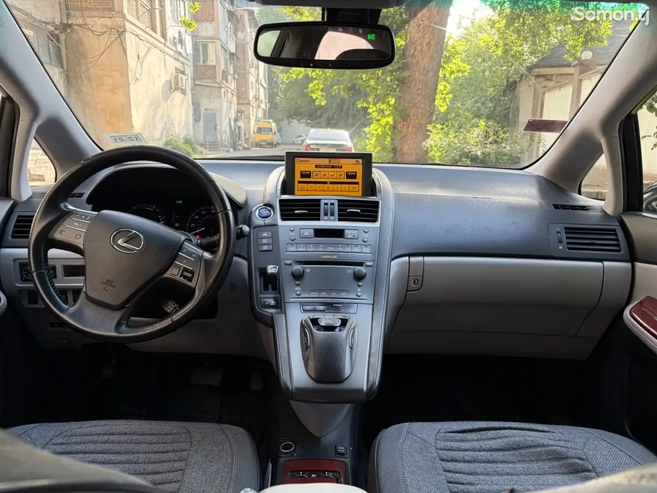 Lexus HS series 2010 · 2.5 AT