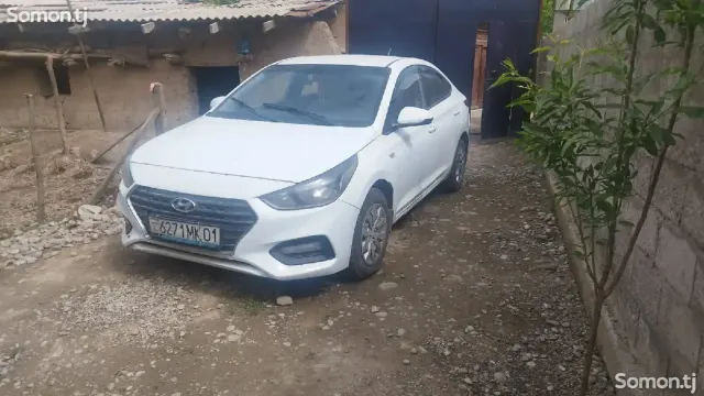 Hyundai Solaris 2018 · 1.4 MT