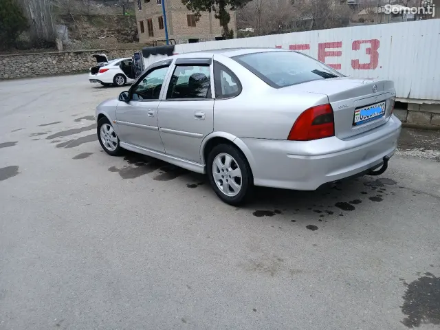 Opel Vectra B 2002 · 1.6 MT