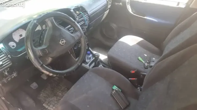 Opel Zafira 1999 · 1.6 MT
