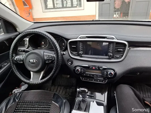 Kia Sorento 2016 · 2.0 AT